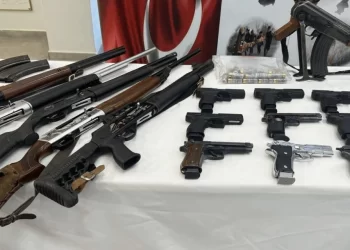 Silah Kaçakçılarına ve Ruhsatsız Silah Taşıyan Şahıslara Yönelik Operasyon!