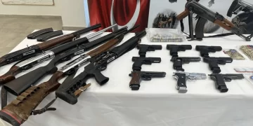 Silah Kaçakçılarına ve Ruhsatsız Silah Taşıyan Şahıslara Yönelik Operasyon!