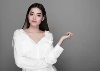 Yabani dizisinin Rüya’sı Simay Barlas kimdir?