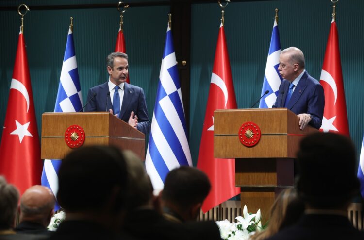 Yunanistan Basbakani Micotakis habermeydan