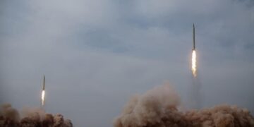 Japon Denizi’ne balistik füzeler fırlatıldı