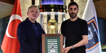 Başakşehir, Mahmut Tekdemir’le yollarını ayırdı!