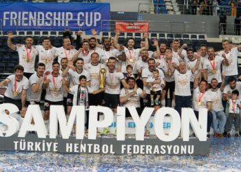 Beşiktaş Safi Çimento, Hentbolda şampiyon oldu!