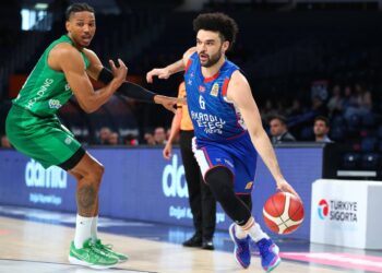 Bursaspor, Anadolu Efes deplasmanından galibiyetle döndü!