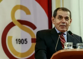 Dursun Özbek’ten, Süheyl Batum’a tepki!