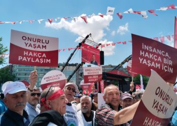 Emekliler Ankara’da protesto düzenledi: Krizin faturasını ödemeyeceğiz