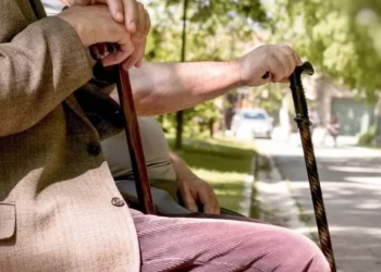 Emeklilere kamu sosyal tesislerinde yüzde 15 indirim