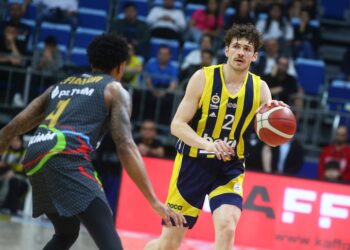 Fenerbahçe Beko, Petkimspor’u geçerek yarı finale yükseldi!