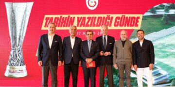 Galatasaray, UEFA Kupası zaferinin yıl dönümünü Kemerburgaz’da kutladı!
