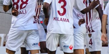 Hatayspor, Rizespor’u geçip Süper Lig’de kaldı!