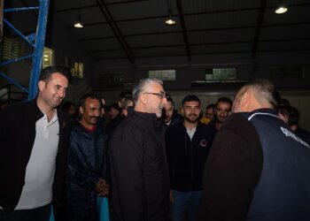 İşçilerle birlikte 1 Mayıs’ı kutlayan Bakan Işıkhan’dan Taksim Meydanı açıklaması