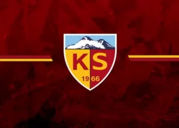 Kayserispor uçağına 2 kez yıldırım çarptı!