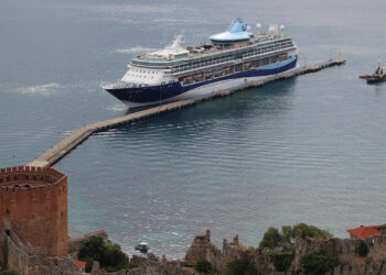 Alanya’ya senenin ilk kruvaziyeri geldi