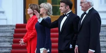 Fransa Cumhurbaşkanı 24 yıl sonra ilk kez Almanya’da