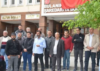 Muş Bulanık Belediyesinden işten çıkarılan 19 kişi açıklama yaptı!