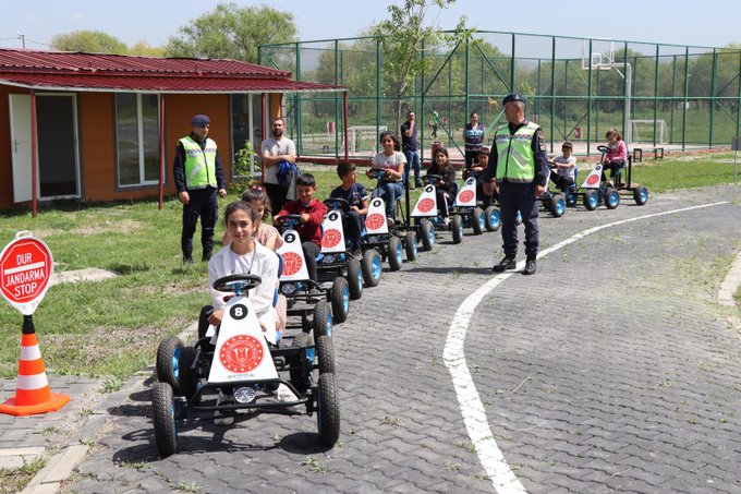 mus il jandarma ekipleri ogrencilere trafik egitimi verdi habermeydan