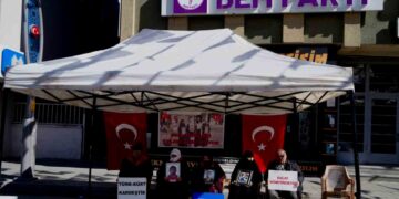 Muş’ta ailelerin evlat nöbeti sürüyor!