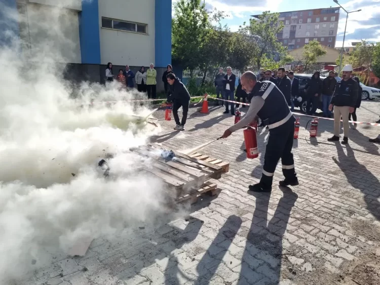 mus ta vedas calisanlarina deprem ve afet bilinci egitimi verildi habermeydan