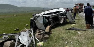 Muş’un Varto-Erzurum kara yolunda feci kaza: 1 ölü, 4 yaralı