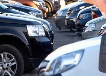 Otomobil almayı düşünenler için uyarı: Piyasada 21 ay sonra bir ilk