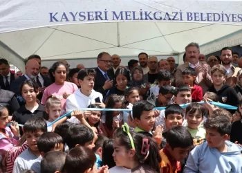 Bakan Özhaseki, eğitimin önemine vurgu yaptı