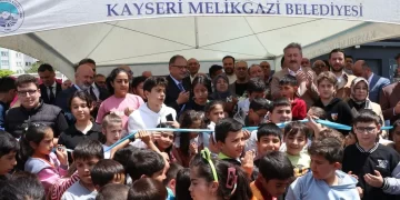 Bakan Özhaseki, eğitimin önemine vurgu yaptı