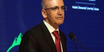 Bakan Şimşek açıkladı: Yıllık enflasyon keskin bir şekilde düşmeye başlayacak