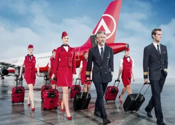 Türk Hava Yolları kabin memuru alımları için başvuruları kabul edecek