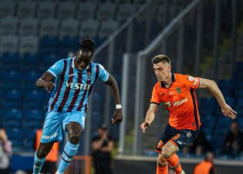 Trabzonspor, Başakşehir’i deplasmanda tek golle geçti!