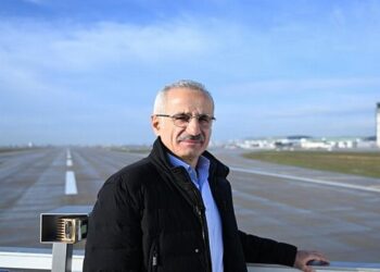 Bakan Uraloğlu: Yolcu trafiği yüzde 53.7 arttı