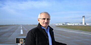 Bakan Uraloğlu: Yolcu trafiği yüzde 53.7 arttı