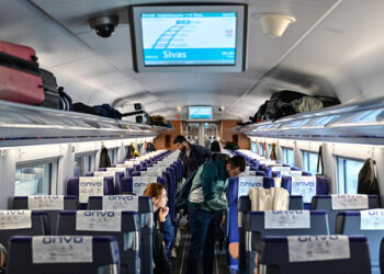 İstanbul-Sivas arasında aktarmasız yüksek hızlı tren seferleri başladı