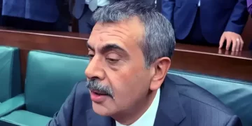 Yusuf Tekin’den yeni müfredat eleştirilerine cevap