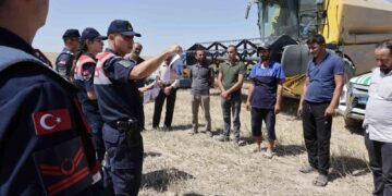 Anız yangınlarına karşı Jandarma ekipleri denetimde