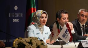 Bakan Goktas Cezayirdeki Turk Is Dunyasi Bulusmasina Katildi1 habermeydan