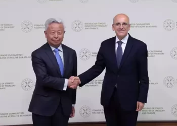 Bakan Şimşek AAYB Başkanı Jin Liqun’la bir araya geldi