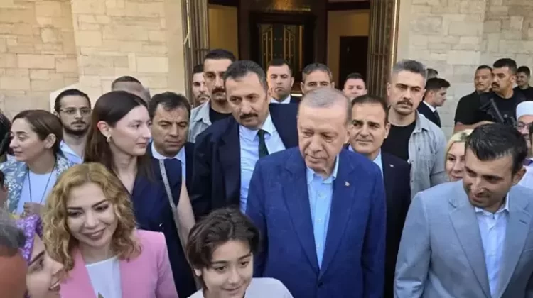 Cumhurbaşkanı Erdoğan bayram namazını Marmaris'te kıldı Cumhurbaskani Erdogan bayram namazini Marmariste kildi habermeydan