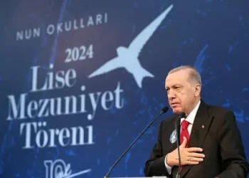 Cumhurbaşkanı Erdoğan torununun mezuniyet törenine katıldı