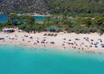 Kurban Bayramında halk plajları doldu taştı