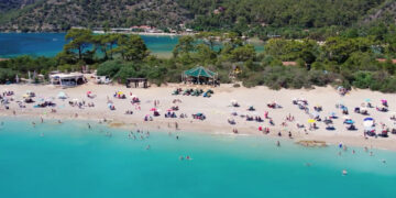 Kurban Bayramında halk plajları doldu taştı