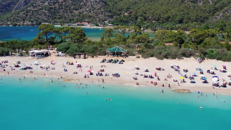 Kurban Bayraminda halk plajlari doldu tasti habermeydan