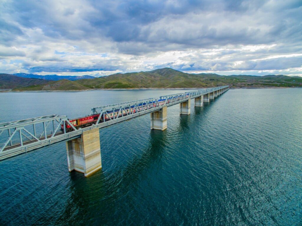 Turistik Tatvan treni habermeydan