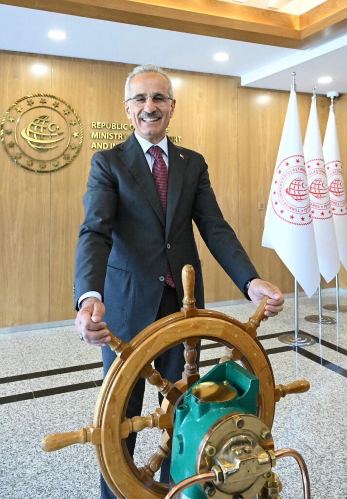 Turkiyede denizciligin kalbi Istanbuda atacak habermeydan