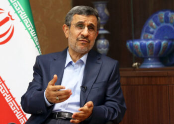 Eski İran Cumhurbaşkanı Ahmedinejad, tekrardan adaylık başvurusu yaptı