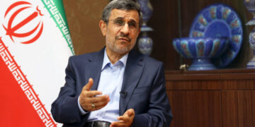 Eski İran Cumhurbaşkanı Ahmedinejad, tekrardan adaylık başvurusu yaptı