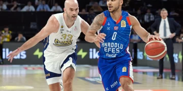Anadolu Efes 74-85 Fenerbahçe Beko