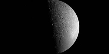 Ay’ın karanlık yüzünden toplanan ilk örnekler Dünya’ya getirildi