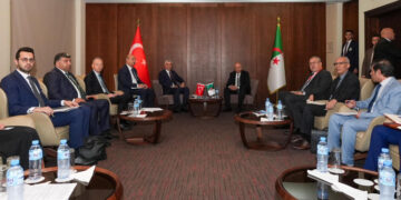 Bakan Bolat, mevkidaşı Zitouni ile bir araya geldi