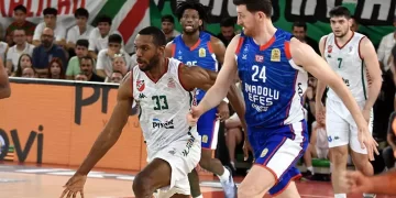 Basketbol Süper Ligi’nde ilk finalist Anadolu Efes!