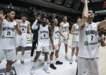 Beşiktaş Emlakjet, 4 oyuncuyla yollarını ayırdı!